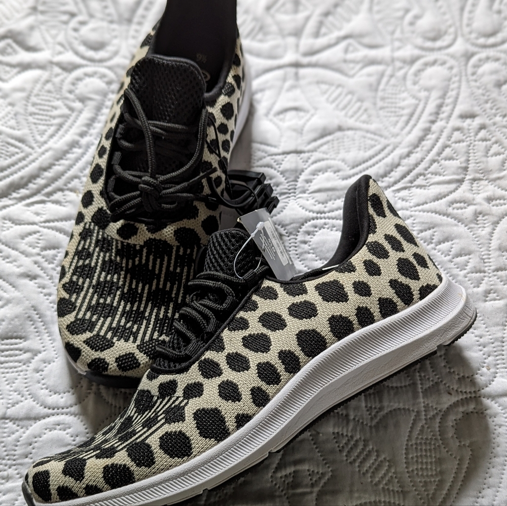 Animal print sneakers/ tennis shoes size 9 1/2 - Picture 5 of 5